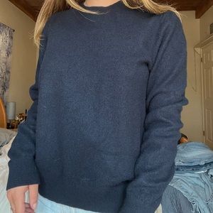 SOLD!! NEW UNIQLO CASHMERE SWEATER
